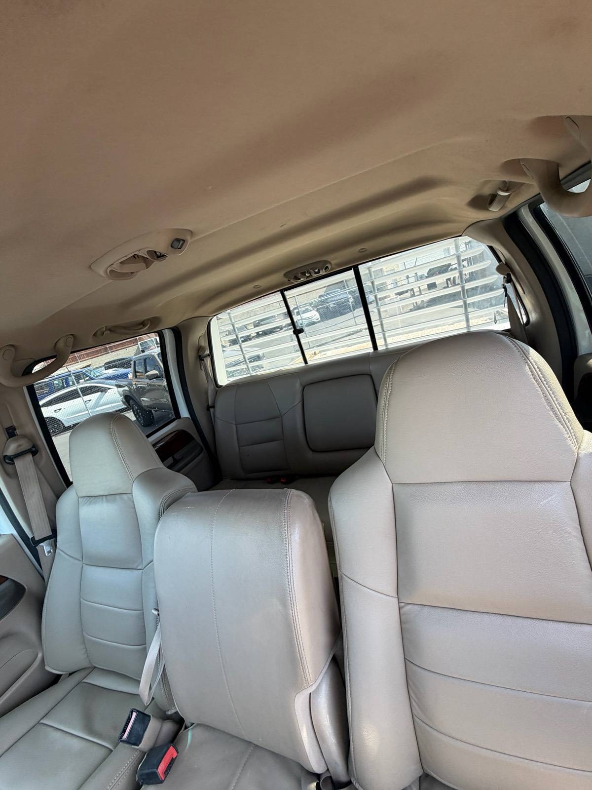 2003 Ford F-550 - Photo 8