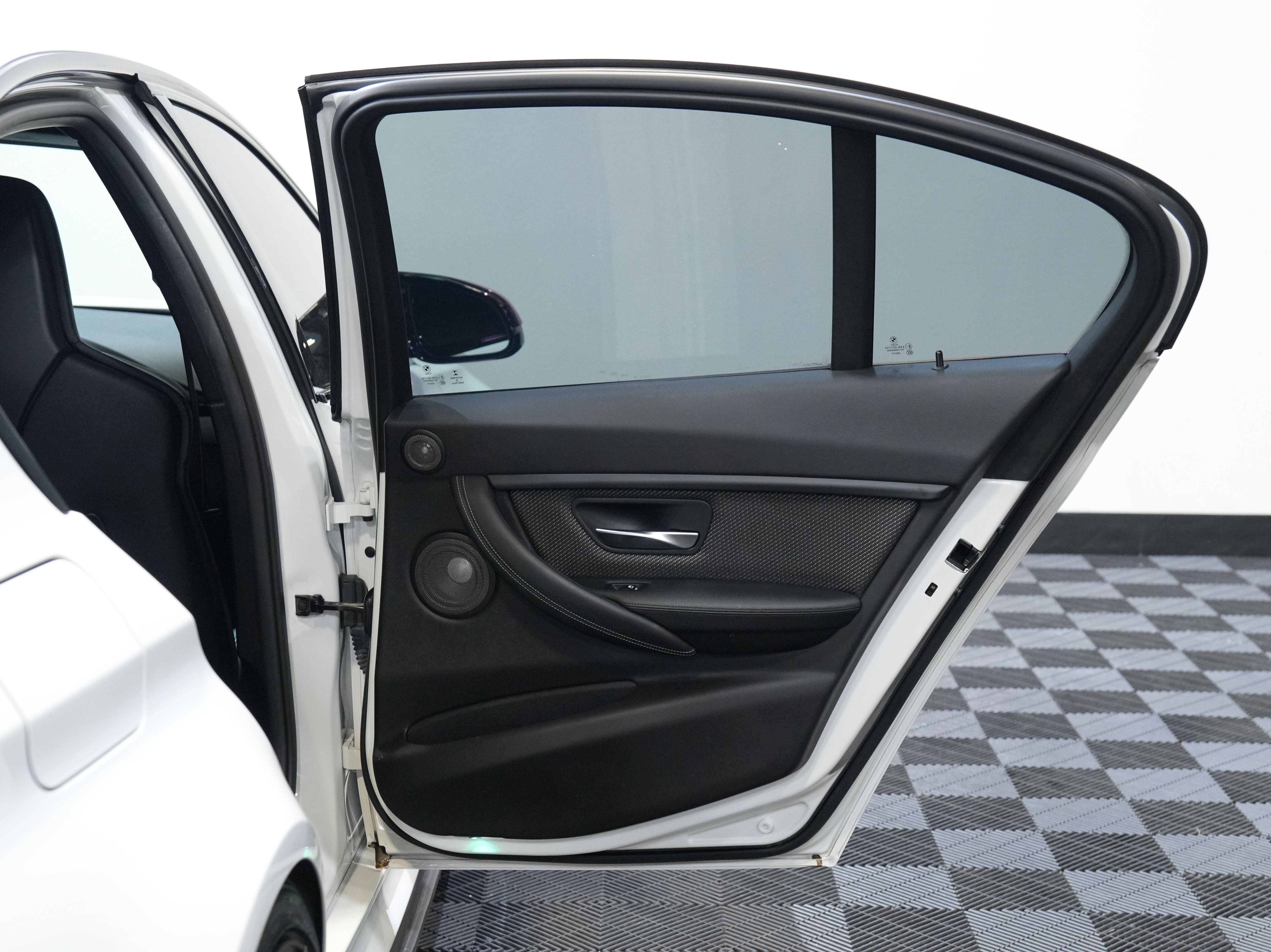 2017 BMW M3 Sedan Base - Photo 28