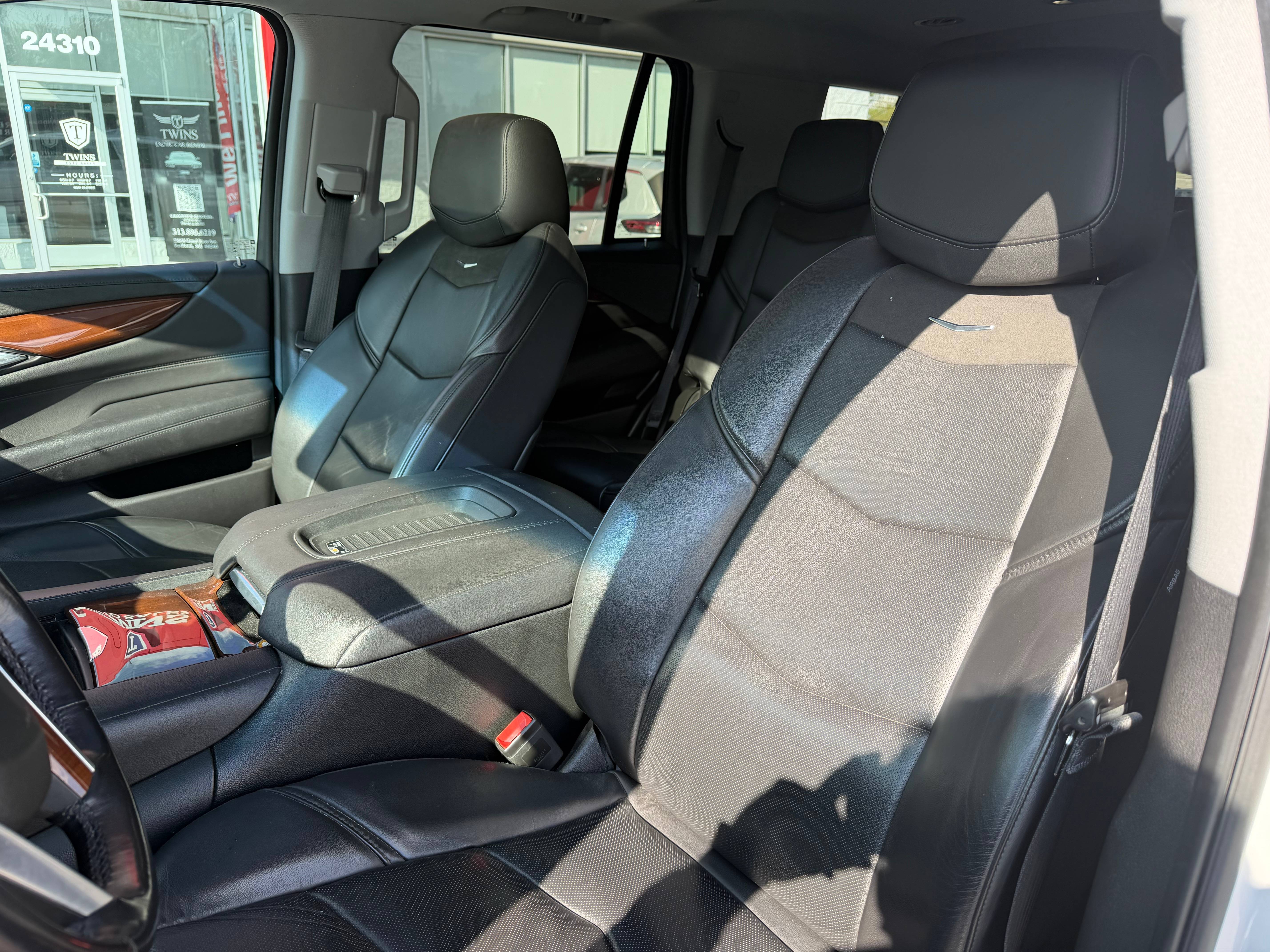 2019 Cadillac Escalade Luxury - Photo 11