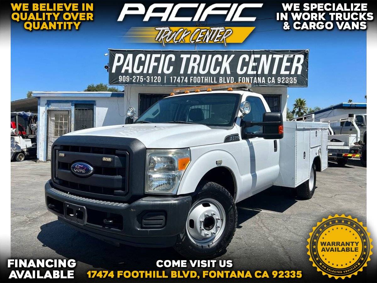2013 Ford F-350 Super Duty Chassis Cab XL
