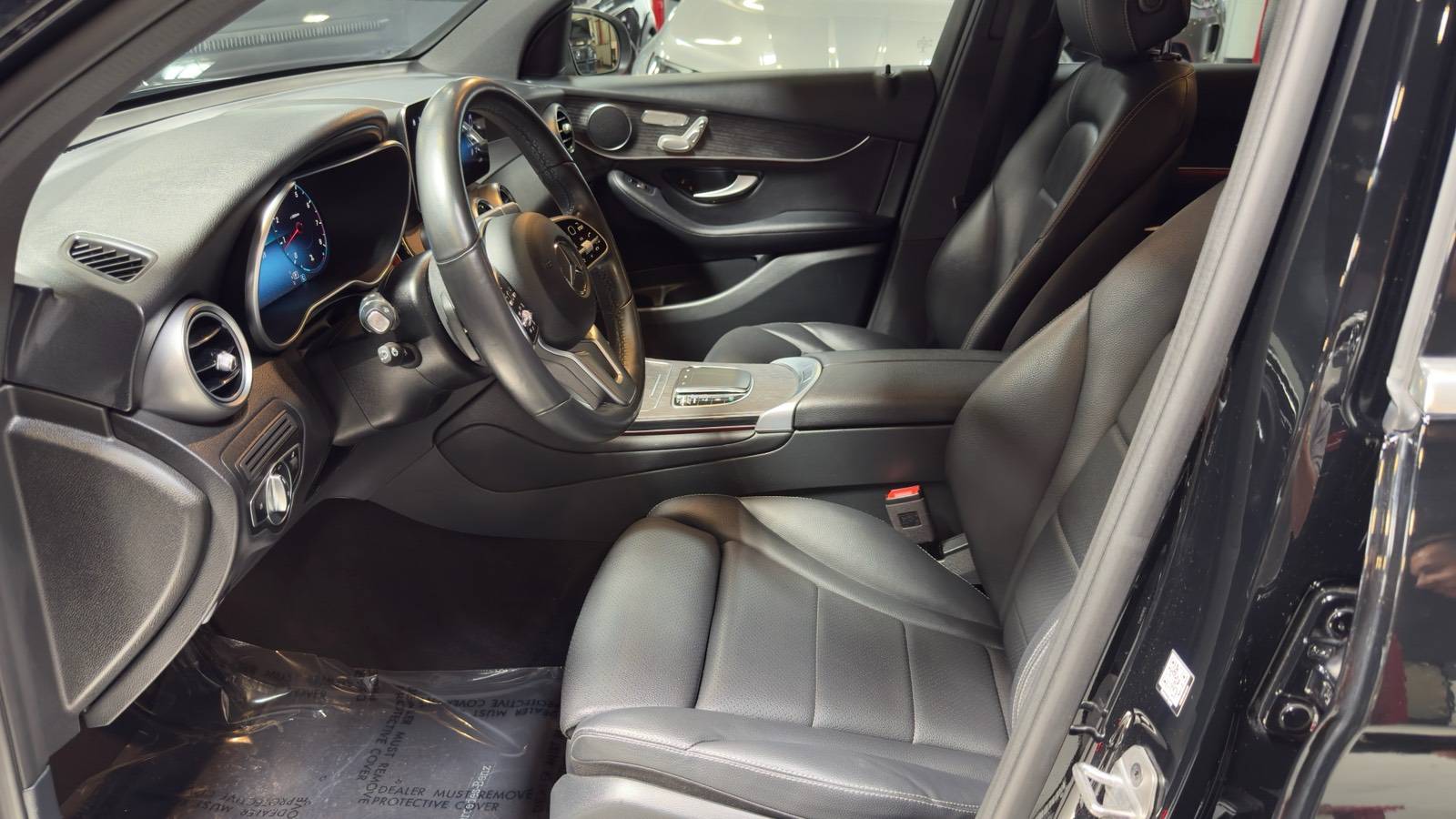 2022 Mercedes-Benz GLC GLC300 - Photo 12