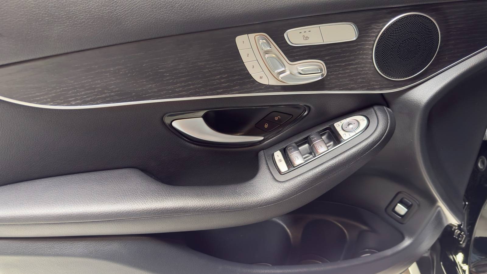 2022 Mercedes-Benz GLC GLC300 - Photo 13