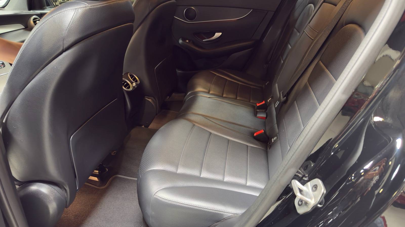 2022 Mercedes-Benz GLC GLC300 - Photo 14