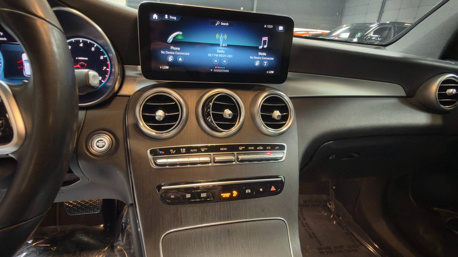 2022 Mercedes-Benz GLC GLC300 - Photo 20
