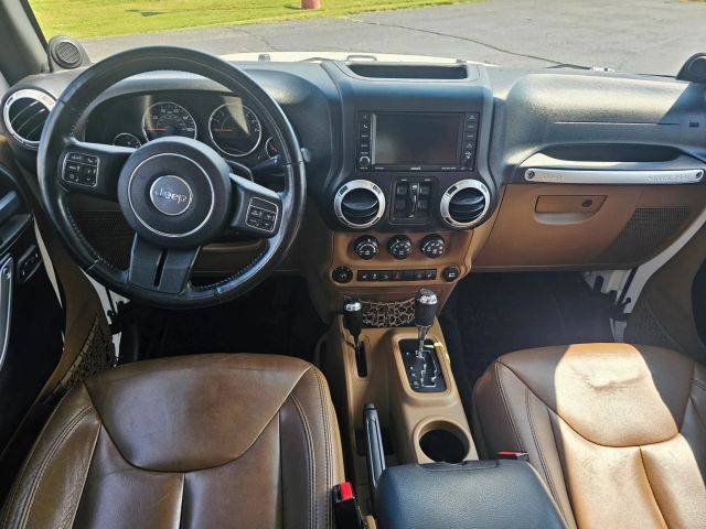 2014 Jeep Wrangler Unlimited Sahara - Photo 9