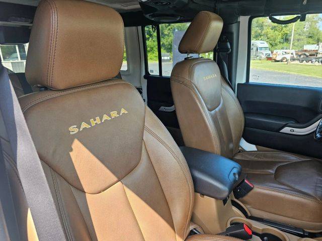 2014 Jeep Wrangler Unlimited Sahara - Photo 12