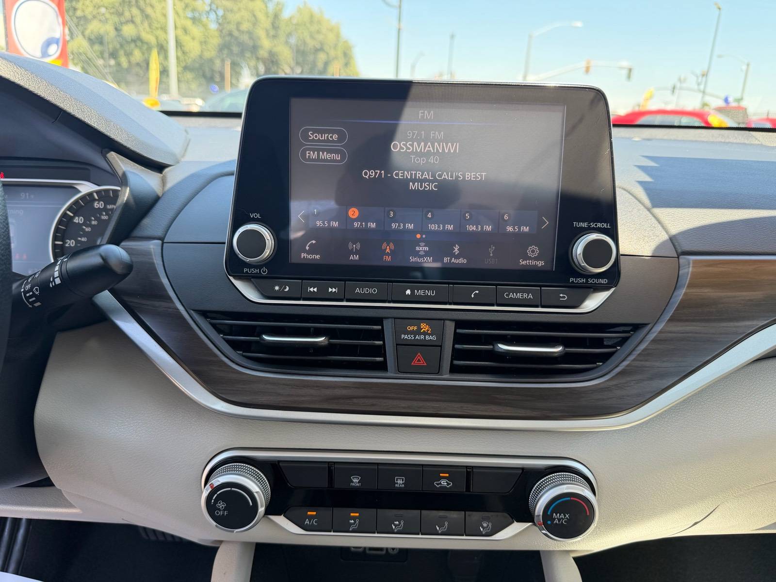 2025 Nissan Altima SV - Photo 14