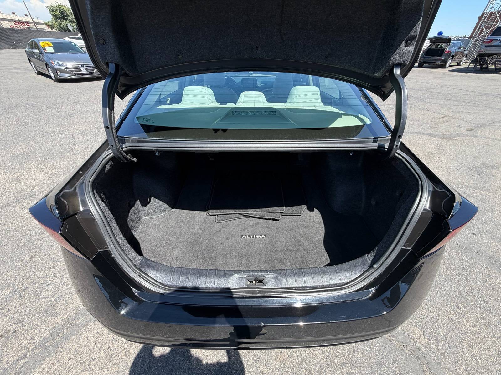 2025 Nissan Altima SV - Photo 19