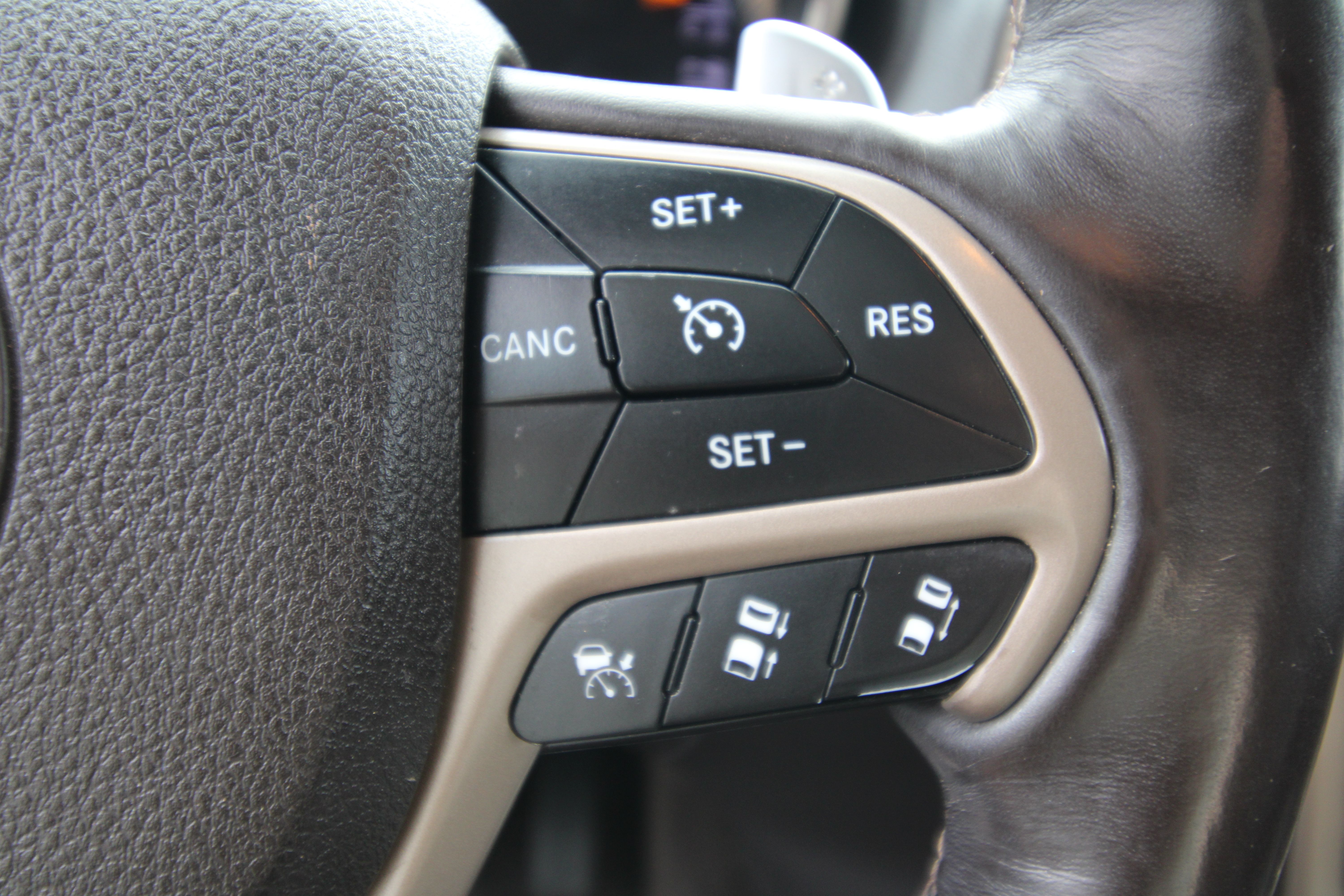 2014 Jeep Grand Cherokee Summit - Photo 34