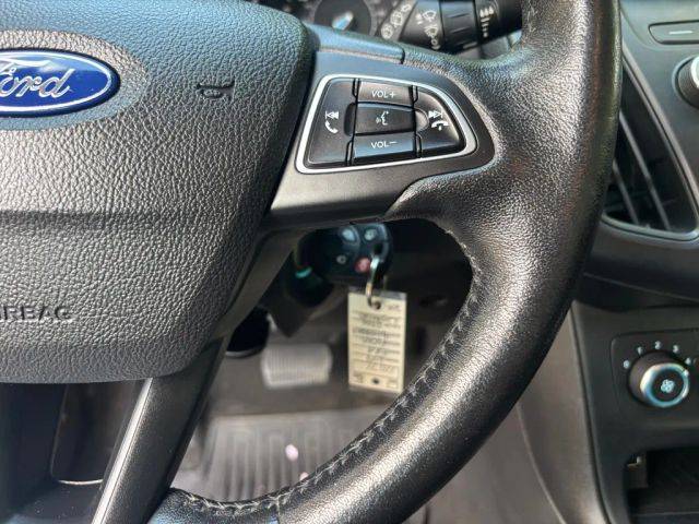 2018 Ford Focus SE - Photo 17