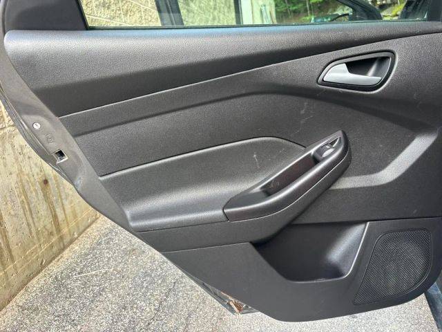 2018 Ford Focus SE - Photo 31
