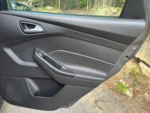 2018 Ford Focus SE - Photo 32