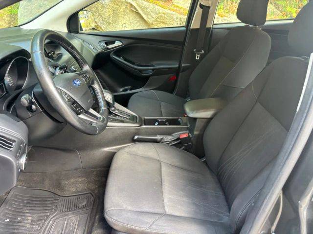 2018 Ford Focus SE - Photo 12