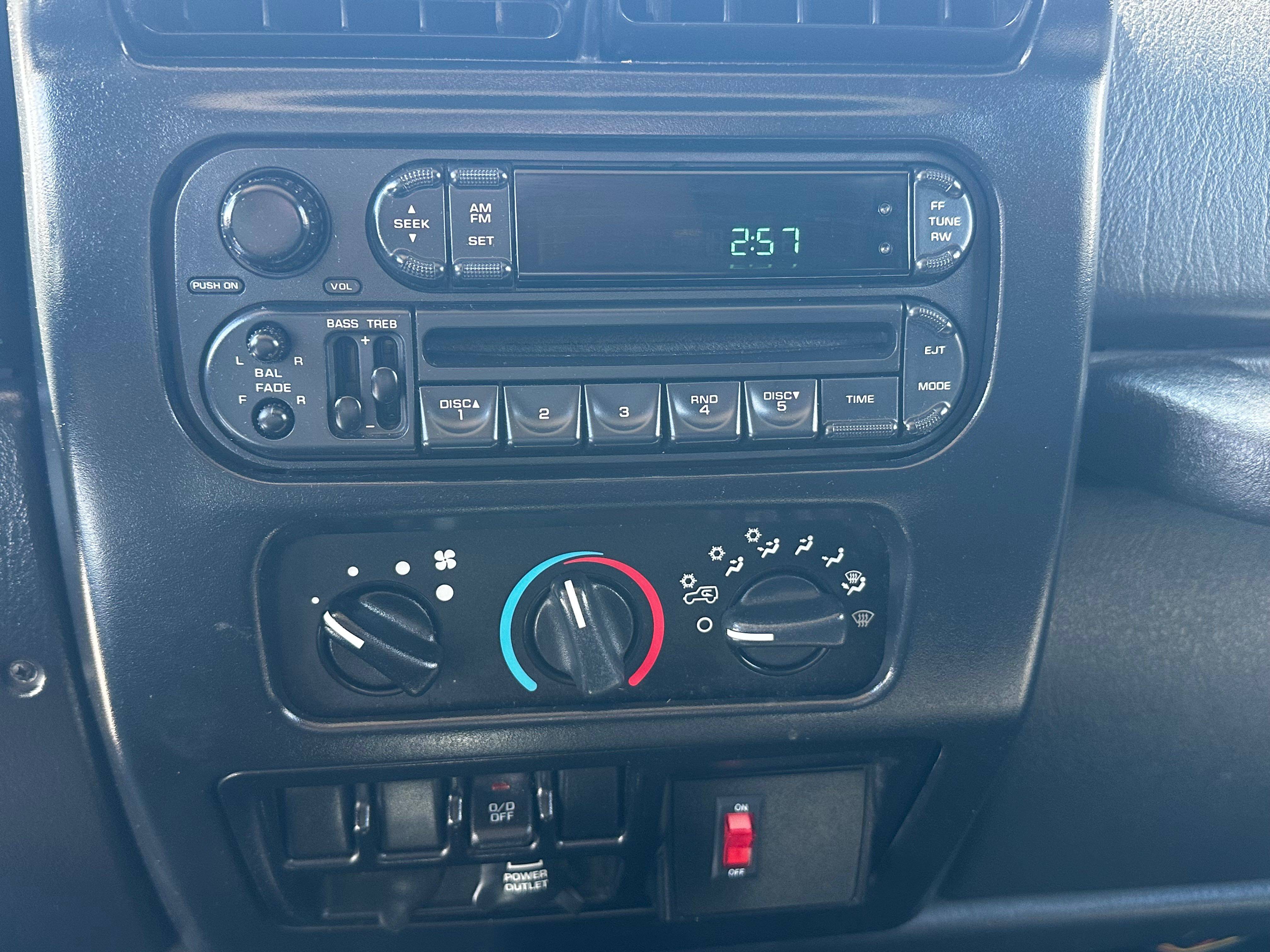 2004 Jeep Wrangler SPORT - Photo 21