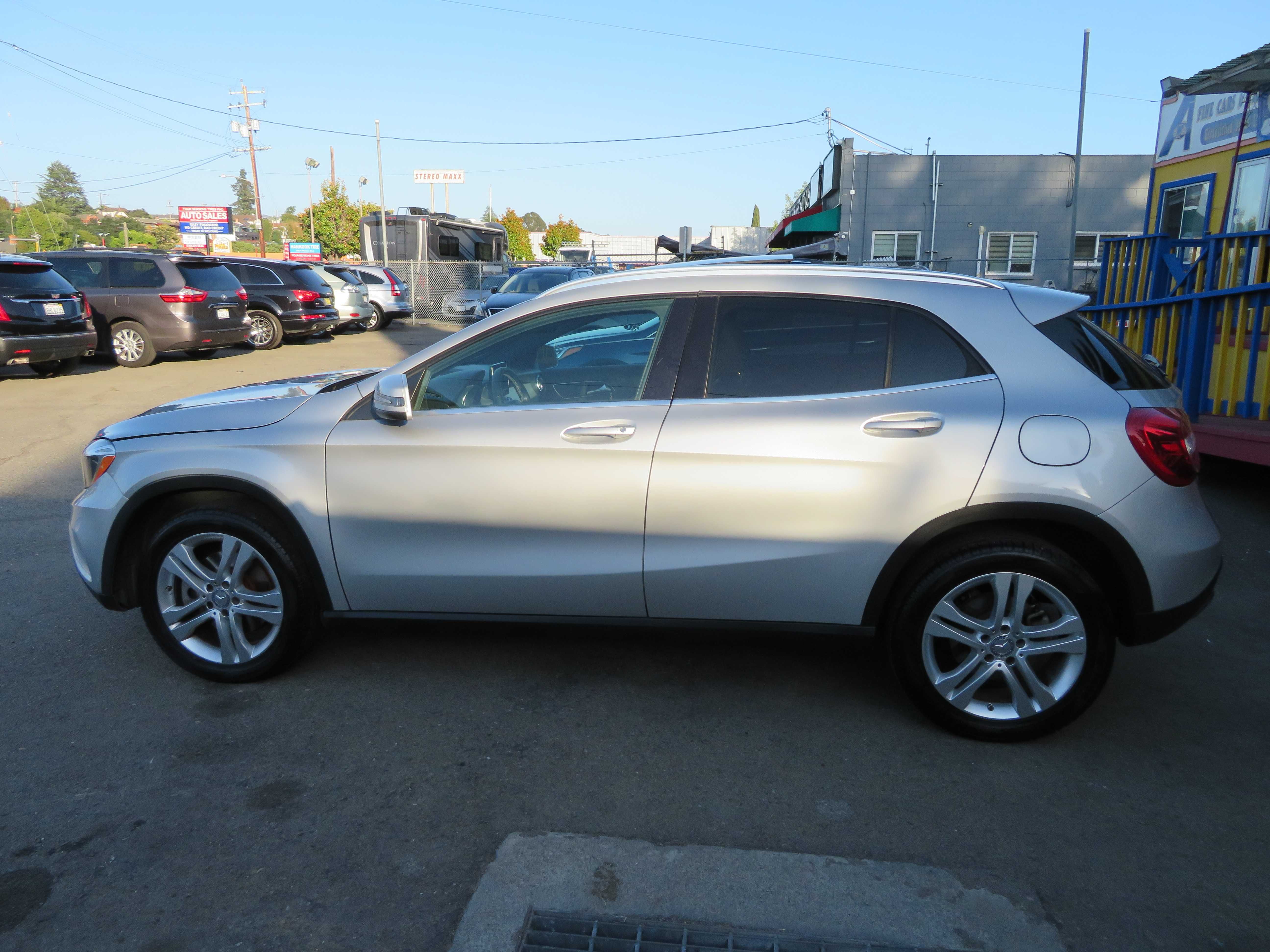 2017 Mercedes-Benz GLA-Class GLA250 - Photo 8